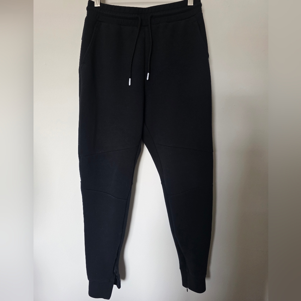 Zyia Tech Jogger Waist 14-Inseam 28 Back Pocket Ankle Zips